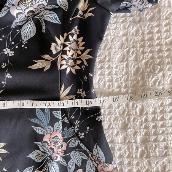 Vince Camuto Floral Navy Blue White Puff Sleeve Sheath Dress Size M 10 - Picture 13 of 15